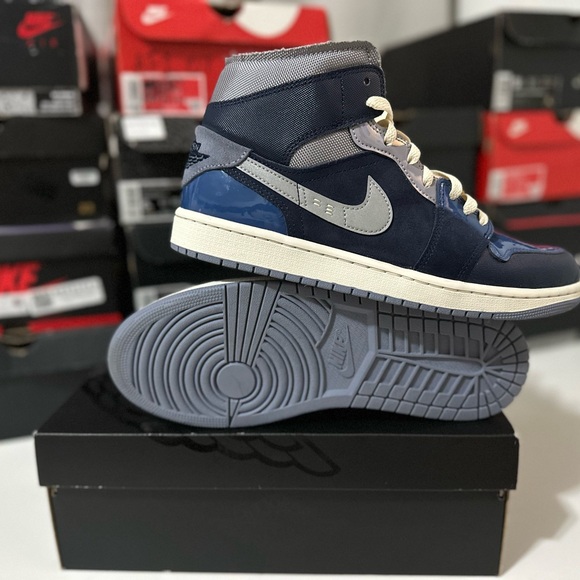 Jordan 1 Mid SE Craft
Obsidian French Blue Ashen Slate White - Picture 5 of 8